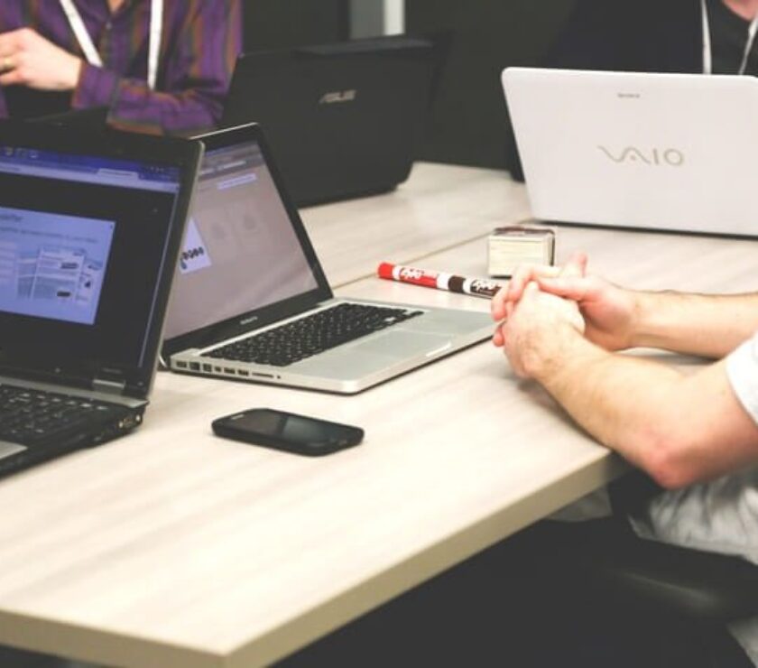 iphone-desk-computer-writing-working-table-764783-pxhere.com-2